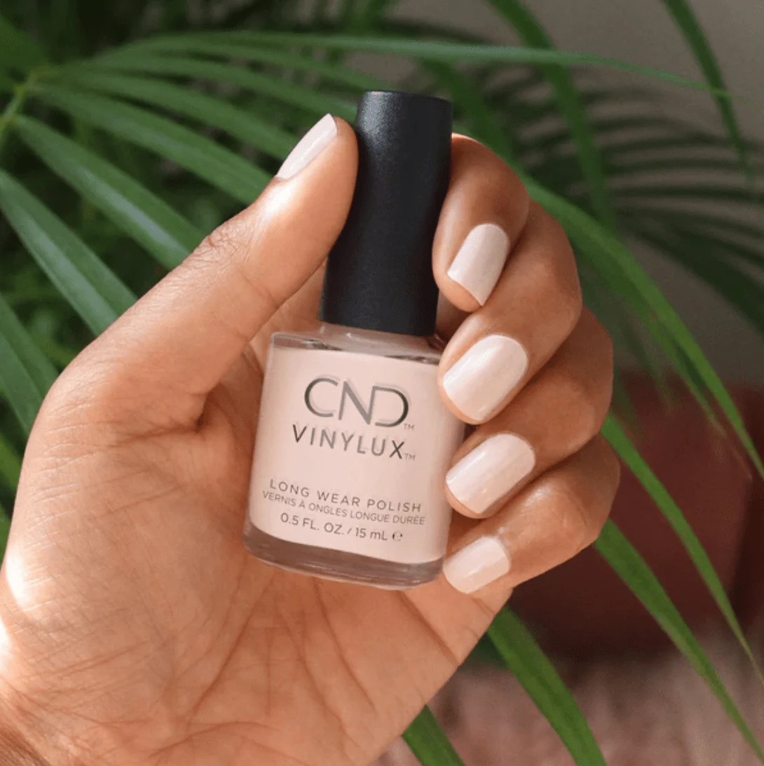 CND Vinylux  371 Mover & Shaker - Image 3