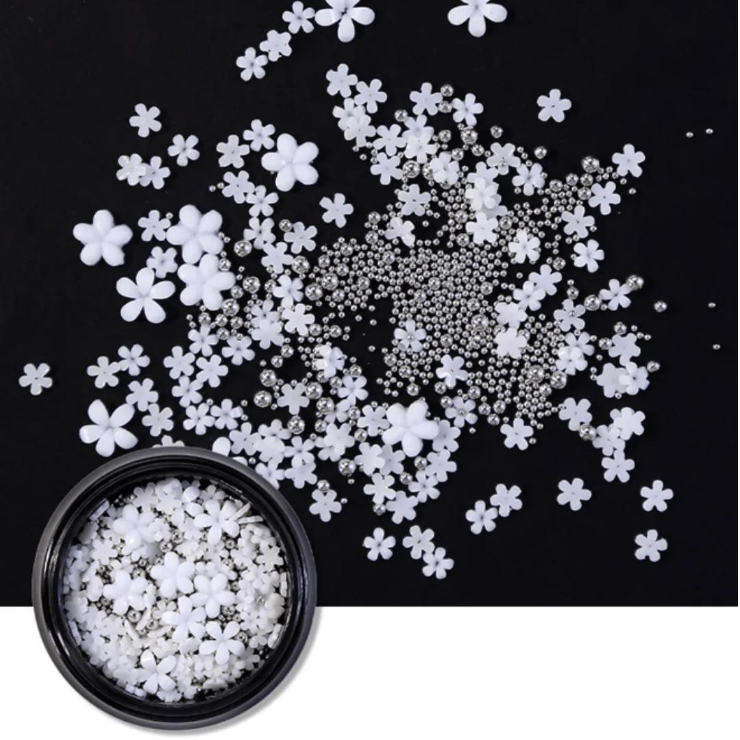 JNBS White Petal Flower Charm (2g) - Image 3
